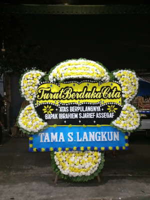 Papan Bunga Duka di Nainggolan
